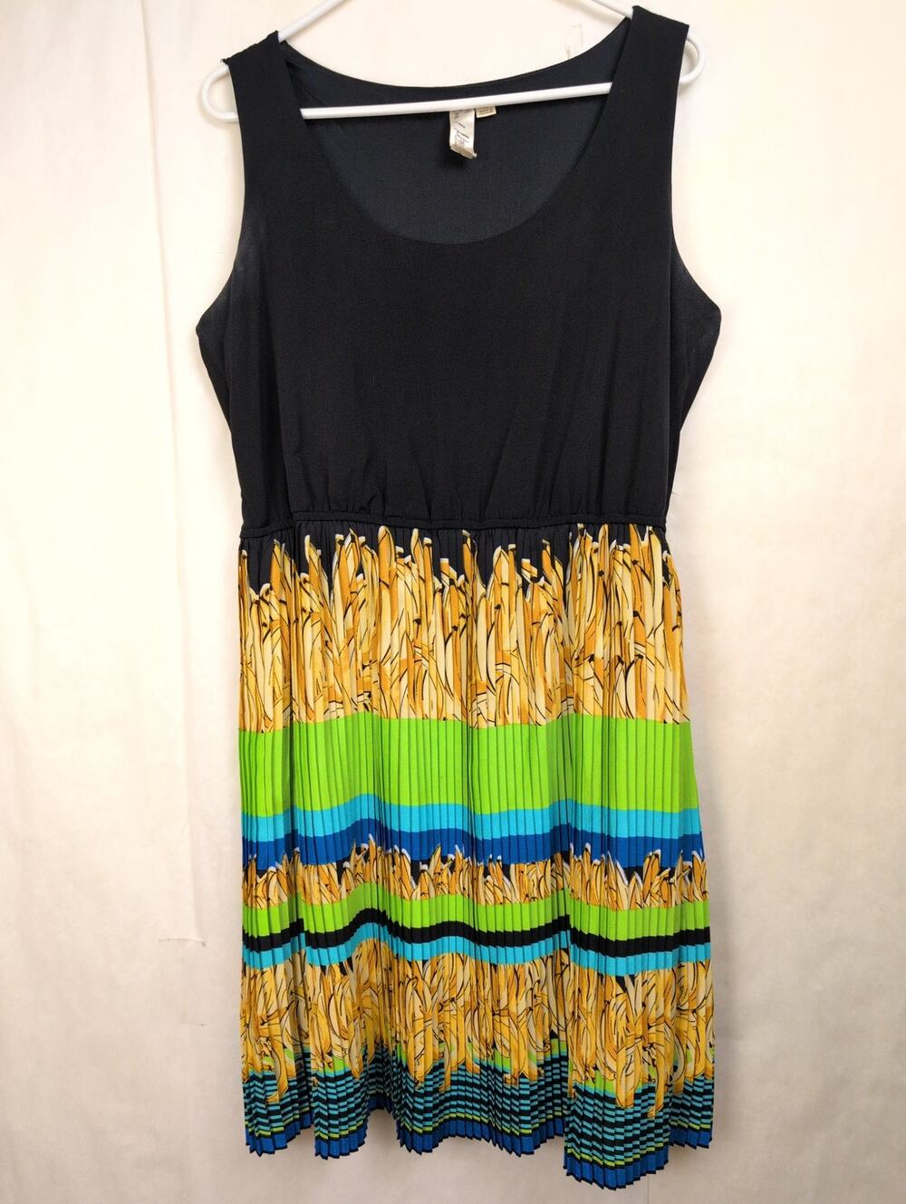 Emma and Michele black banana print pleated dress Size 14 Fruit Novelty Preppy